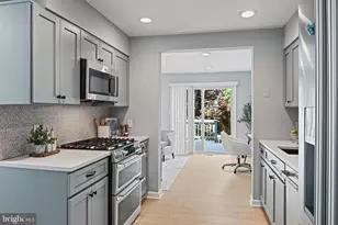 3094 White Birch Ct, Fairfax, VA 22031 - Photo 9