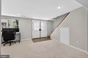1109 Hillcrest Dr SW, Vienna, VA 22180 - Photo 7