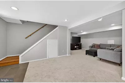 1109 Hillcrest Drive SW, Vienna, VA 22180 - Photo 15