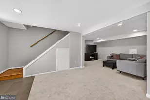 1109 Hillcrest Dr SW, Vienna, VA 22180 - Photo 15