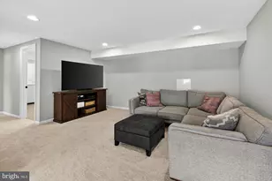 1109 Hillcrest Dr SW, Vienna, VA 22180 - Photo 21