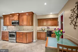 4949 Sabra Ln, Annandale, VA 22003 - Photo 9