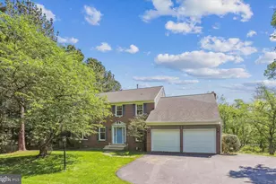 9907 Rosewood Hill Cir, Vienna, VA 22182 - Photo 3