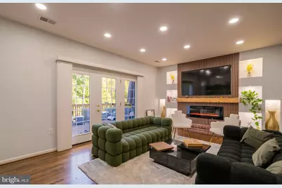 9907 Rosewood Hill Circle, Vienna, VA 22182 - Photo 5