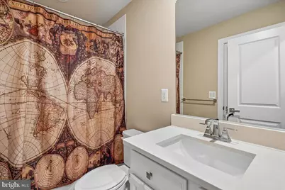 110 NW Market Square NW #24, Vienna, VA 22180 - Photo 35