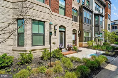 110 NW Market Square NW #24, Vienna, VA 22180 - Photo 3
