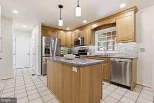1404 Rock Ridge Ct, Herndon, VA 20170 - Photo 13