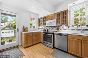 2816 W George Mason Rd, Falls Church, VA 22042 - Photo 11