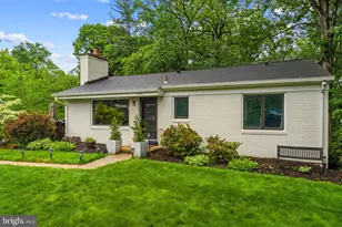 4441 Village Dr, Fairfax, VA 22030 - Photo 5