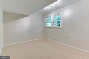 9112 Santayana Dr, Fairfax, VA 22031 - Photo 27