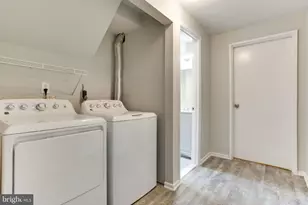 9112 Santayana Dr, Fairfax, VA 22031 - Photo 25