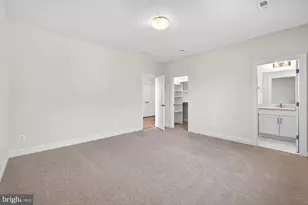 608 Roberts Dr NW, Vienna, VA 22180 - Photo 27