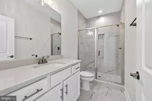 608 Roberts Dr NW, Vienna, VA 22180 - Photo 37