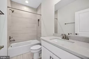 608 Roberts Dr NW, Vienna, VA 22180 - Photo 35