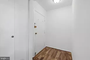 9730 Kingsbridge Dr, Fairfax, VA 22031 - Photo 7