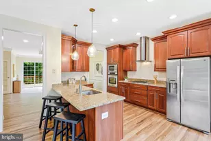 9576 Lagersfield Cir, Vienna, VA 22181 - Photo 11
