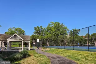 4505 Hazeltine Ct, Alexandria, VA 22312 - Photo 5