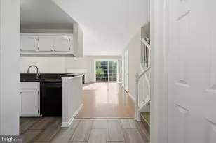 6562 Old Carriage Ln, Alexandria, VA 22315 - Photo 3