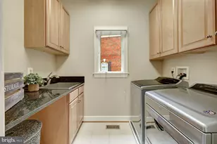 1387 Cameron Heath Dr, Reston, VA 20194 - Photo 47