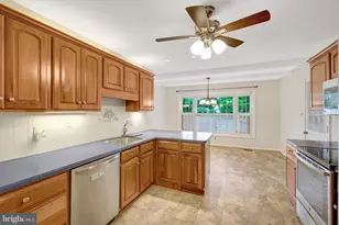 615 Kearney Ct SW, Vienna, VA 22180 - Photo 11