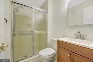 615 Kearney Ct SW, Vienna, VA 22180 - Photo 31