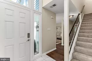 1498 Roundleaf Ct, Reston, VA 20190 - Photo 3
