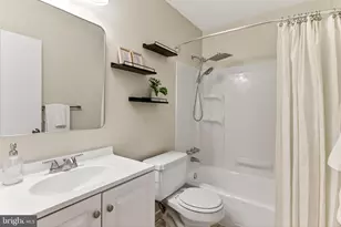1498 Roundleaf Ct, Reston, VA 20190 - Photo 41