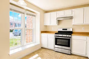 14402 Manassas Gap Ct, Centreville, VA 20120 - Photo 3