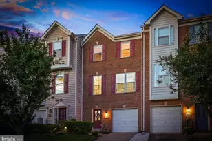 4653 Flatlick Branch Dr, Chantilly, VA 20151 - Photo 3