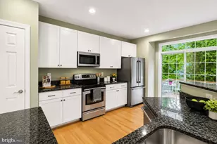 125 Roland Ct SW, Vienna, VA 22180 - Photo 13