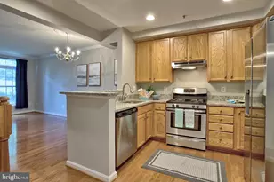 4633 Battenburg Ln, Fairfax, VA 22030 - Photo 7