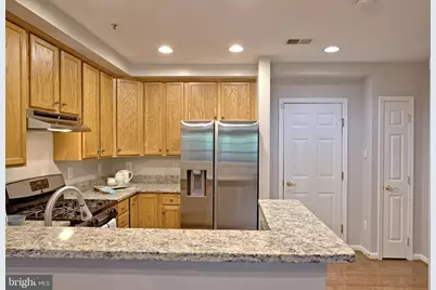 4633 Battenburg Lane #921, Fairfax, VA 22030 - Photo 5