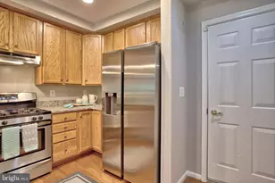 4633 Battenburg Ln, Fairfax, VA 22030 - Photo 9