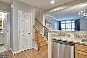 4633 Battenburg Ln, Fairfax, VA 22030 - Photo 9
