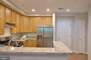4633 Battenburg Ln, Fairfax, VA 22030 - Photo 5