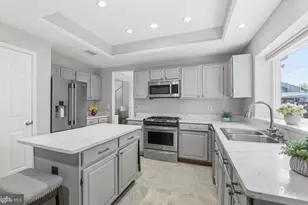7010 Green Spring Ln, Alexandria, VA 22306 - Photo 13