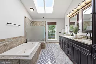 7010 Green Spring Ln, Alexandria, VA 22306 - Photo 21