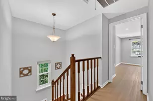 10041 Chestnut Wood Ln, Burke, VA 22015 - Photo 15