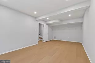 10041 Chestnut Wood Ln, Burke, VA 22015 - Photo 25
