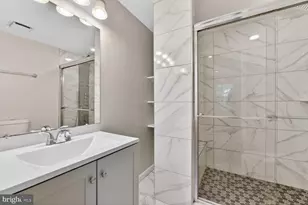 10041 Chestnut Wood Ln, Burke, VA 22015 - Photo 19
