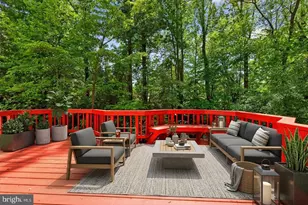 10041 Chestnut Wood Ln, Burke, VA 22015 - Photo 15