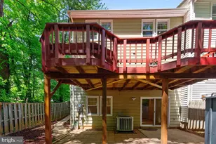 10041 Chestnut Wood Ln, Burke, VA 22015 - Photo 29