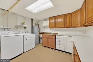 10041 Chestnut Wood Ln, Burke, VA 22015 - Photo 27