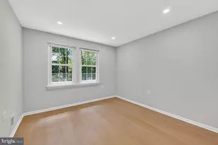 10041 Chestnut Wood Ln, Burke, VA 22015 - Photo 19
