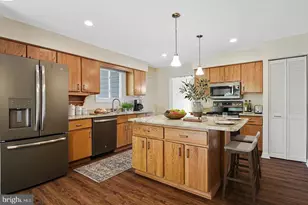 11814 Blue Spruce Rd, Reston, VA 20191 - Photo 9