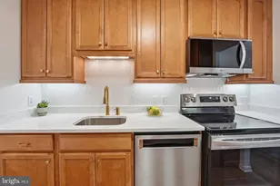 2311 Pimmit Dr, Falls Church, VA 22043 - Photo 5