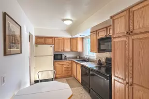 9921 Woodrow St, Vienna, VA 22181 - Photo 11