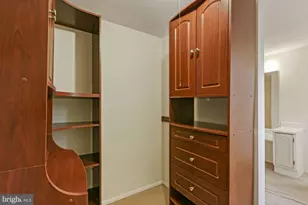 9404 Mirror Pond Dr, Fairfax, VA 22032 - Photo 5