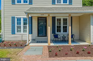 9556 Pine Bough Pl, Vienna, VA 22181 - Photo 3