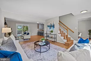 9556 Pine Bough Pl, Vienna, VA 22181 - Photo 5